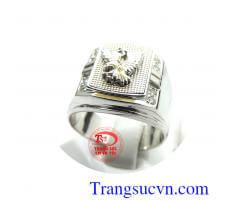 Nhẫn nam vàng trắng đại bàng tung cánh vàng tây 18k vàng đảm bảo chất lượng,nhẫn nam vàng 18k được khách hàng ưa chuộng với độ sáng bóng,bền đẹp cùng thời gian, nhẫn nam vàng tây món quà ý nghĩa cho người yêu thương