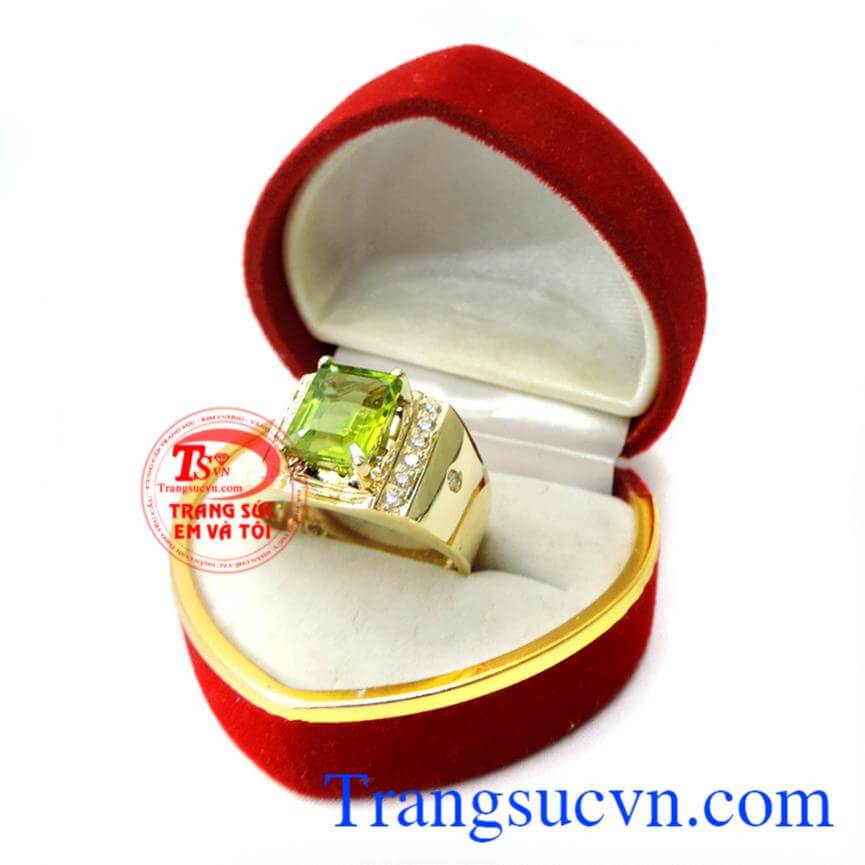 Nhẫn nam vàng Peridot cho Mệnh Hỏa