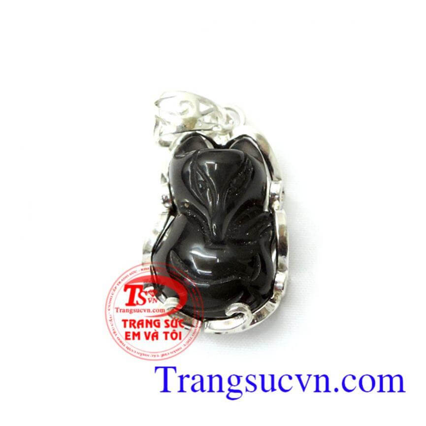 Mặt hồ ly obsidian