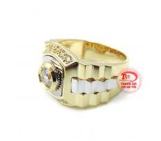 Nhẫn vàng bậc danh vọng được chế tác trên máy 3d được nét tinh tế,nhẫn nam bậc danh vọng phù hợp với người thông minh sáng dạ,biết nắm trước thời cơ trong tầm tay.nhẫn đeo hợp thời trang,Chất lượng vàng đảm bảo.