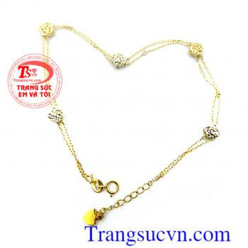 Chiếc Lắc chân vàng Italy 14k Việc sử dụng một chiếc lắc để làm điểm nhấn cho đôi chân mỗi khi bạn mặc váy hoặc quần soóc, ngố để khoe đôi chân thon dài là một điều vô cùng thú vị