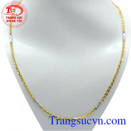 Dây chuyền vàng làm quà tặng cho người phụ nữ vào các ngày lễ, thể hiện sự trân trọng với đối phương, Dây chuyền vàng nữ thời trang