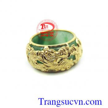 Nhẫn ngọc giàu sang, Nhẫn ngọc jadeite thiên nhiên, kèm giấy kiểm đinh, thiết kế bọc rồng vàng mạnh mẽ, Nhẫn ngọc đeo phong thủy, cầu mong may mắn, bình an, giữ hòa khí