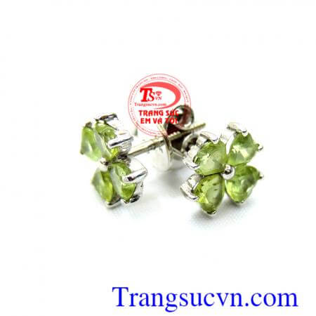 Đặc biệt, với những người tuổi Thân, sử dụng bộ trang sức gắn đá quý Peridot sẽ có được sự may mắn, nó sẽ mang lại cho bạn niềm hạnh phúc, mãn nguyện trong cuộc sống.