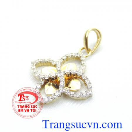 Mặt dây chuyền vàng tứ phương Mặt dây chuyền vàng tứ phương Kết trái yêu thương  Những mẫu mặt dây chuyền vàng tây dành cho nữ,Mặt chuyền nữ,mặt dây vàng đẹp,đeo hợp thời trang,mặt dây chuyền sáng bóng Uy tín về chất lượng vàng,Khách hàng ưa chuộng làm qu