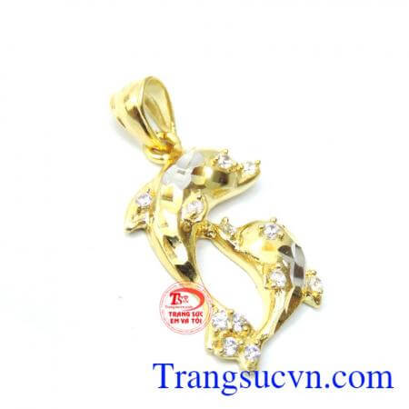 Cá voi trung tình mặt dây phù hợp nhiều phong cách thời trang khác nhau