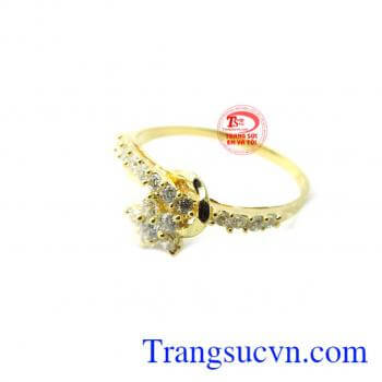 Nhẫn nữ cánh sao