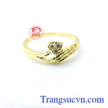 Nhẫn vàng tim Yêu