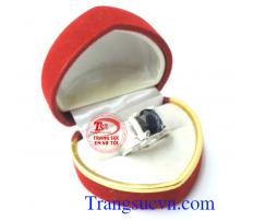 Nhẫn sapphire vàng trắng