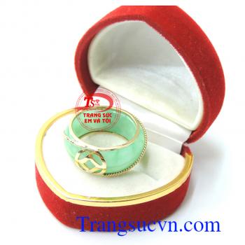 Nhẫn vàng đồng xu ngọc
