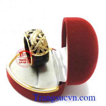 Nhẫn mã não rồng vàng