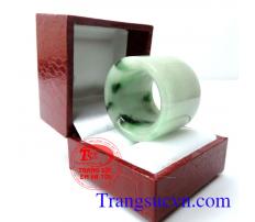 Nhẫn ngọc cẩm thạch ngón cái đẹp