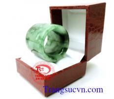 Nhẫn ngọc thiên nhiên ngón cái