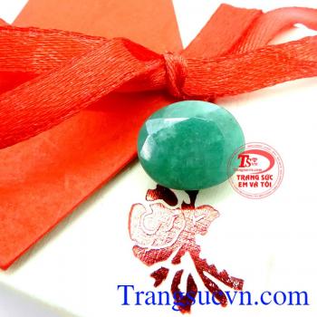 Ngọc lục bảo cho người mệnh thổ và hỏa