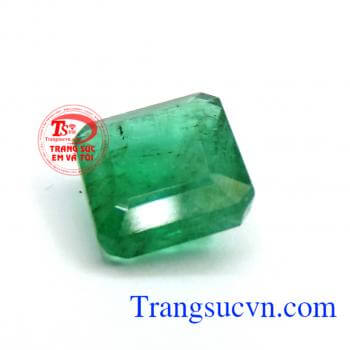 Viên ngọc lục bảo vuông đẹp