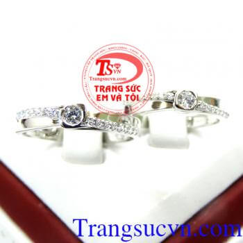 Nhẫn cưới vàng trắng 18k tinh tế