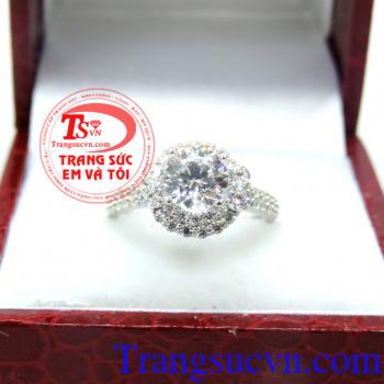 Nhẫn nữ phong cách quý phái, nhẫn nữ vàng trắng đẹp, vàng 18k sáng bền màu, thiết kế dành riêng cho phái nữ, vẻ đẹp quý phái từ kiểu dáng cũng như vàng 18k sáng bóng, bền màu tôn lên vẻ quý phái cho phái đẹp