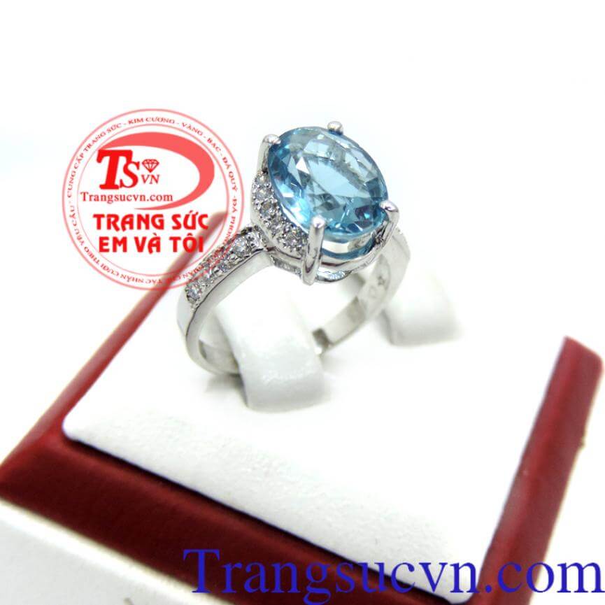 Nhẫn nữ topaz sang trọng