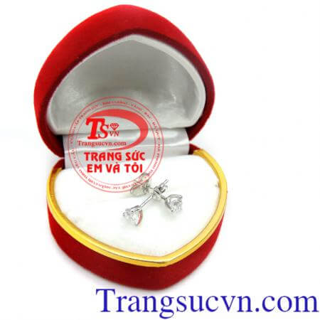 Bông tai vàng trắng làm quà tặng, bông tai trắng vàng 18k chuẩn chất lượng, là món đồ trang sức mà bất cứ người phụ nữ nào cũng mong muốn được nhận từ người thân yêu.