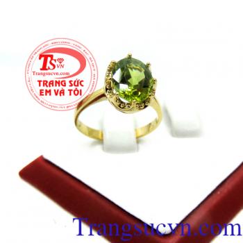 Nhẫn nữ peridot sang trọng