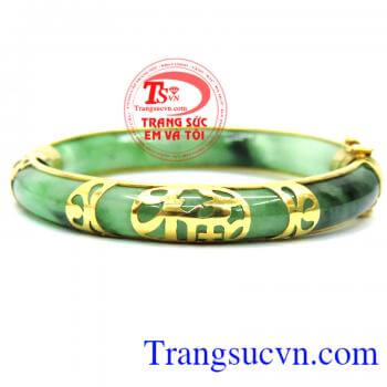 Ngọc chuẩn chất lượng, cam kết 100%, thương hiệu trang sức uy tín trên toàn quốc. Vòng tay ngọc phong thủy