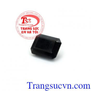 Sapphire đen thành công