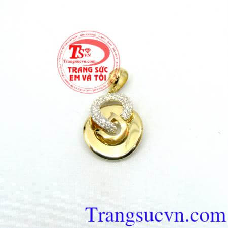 Mặt dây chuyền nữ vàng quý phái dễ kết hợp cùng nhiều kiểu dây chuyền vàng