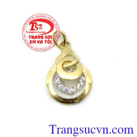 Mặt trái tim lồng trái tim, mặt dây chuyền vàng tây đẹp, mặt dây chuyền lồng trái tim thiết kế độc đáo, biểu tượng của tình yêu nằm trong một vòng tròn vĩnh cửu, không có điểm đầu, cũng không có điểm kết thúc, là hy vọng cho tình yêu bền vững mãi mãi theo