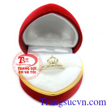 Nhẫn nữ vương miện nữ hoàng
