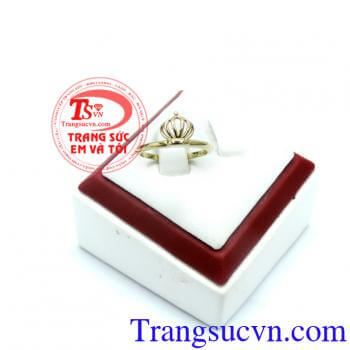Nhẫn nữ vương miện nữ hoàng