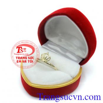 Nhẫn nữ vương miện nữ hoàng