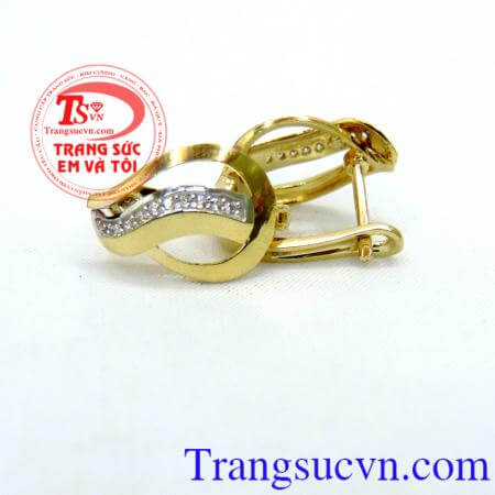 Hoa tai vàng tây tinh tế, hoa tai vàng tây đẹp, hoa tai vàng tây 10k thiết kế nhẹ nhàng đơn giản tạo vẻ đẹp thanh lịch cho phái nữ.