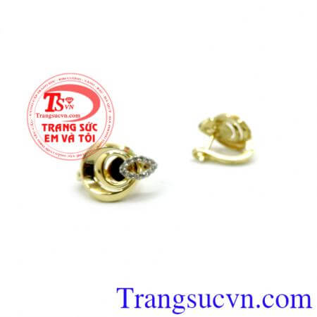 Hoa tai quà tặng yêu thương, hoa tai vàng tây 10k là món trang sức đơn giản mà không kém phần sang trọng,