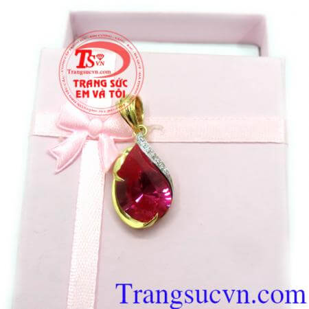 Mặt vàng giọt nước hồng vàng tây là món quà ý nghĩa trong các dịp sinh nhật, lễ tết và kỷ niệm