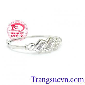 Vòng tay vàng trắng sang trọng. Vòng tay vàng trắng 18k