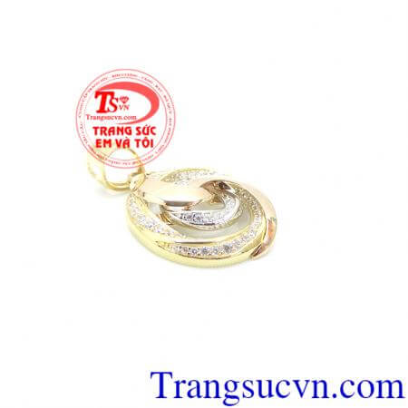 Mặt nữ 3 màu may mắn