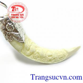 Nanh bạc khắc rồng
