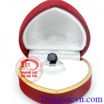 Nhẫn nữ đá saphir vàng trắng 
