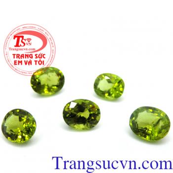 Peridot thiên nhiên hình oval