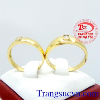 Cặp nhẫn cưới vàng tây kim cương