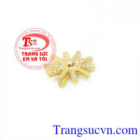 Chế tác tinh tế đầy ấn tượng. Mặt Dây Hậu Duệ Của Mặt Trời