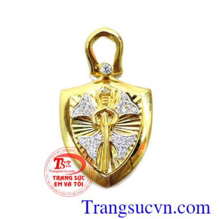 Mặt dây nam kiếm vàng là món trang sức nam không thể thiếu của phái mạnh.