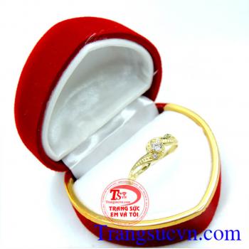 Nhẫn nữ vàng đá trắng nhỏ