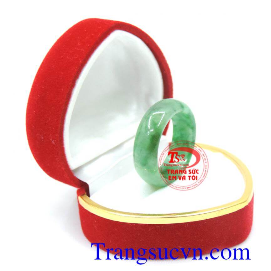 Nhẫn phỉ thúy thời trang 