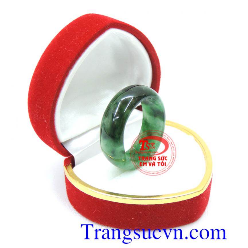 Nhẫn ngọc cẩm thạch đẹp khí chất