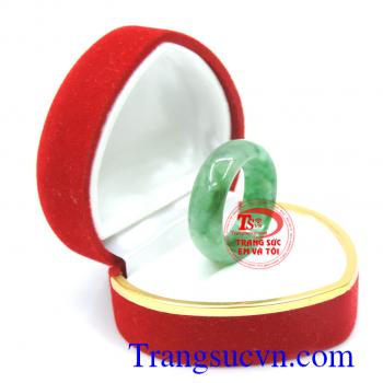 Nhẫn phỉ thúy thời trang 