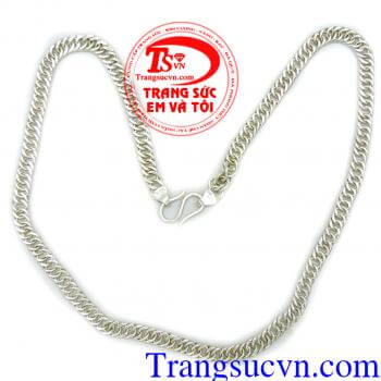 thiết kế bắt mắt, kiểu dáng hợp thời, dây bạc luôn là món trang sức thú vị không thể thiếu cho bạn