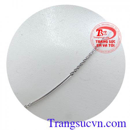 Dây chuyền vàng Iatly nhập khẩu.Kiểu dáng đẹp quý phái sang trọng,nhẹ nhàng.Sản phẩm bán trên toàn quốc