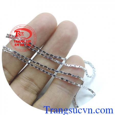Dây chuyền vàng Ý cao cấp kiểu dáng đẹp,mẫu mã đa dạng sản phẩm có giấy kiểm định chất lượng vàng.Bán hàng toàn quốc giao gàng tận nơi