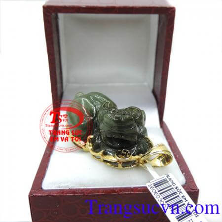 Tỳ hưu là linh vật phong thủy được rất nhiều người ưa chuộng. Mặt dây tỳ hưu bọc vàng ngọc cẩm thạch